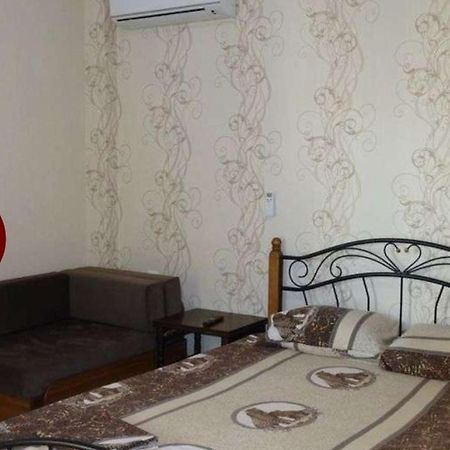 White House Hotel Gagra Exterior photo