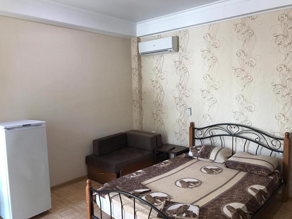 White House Hotel Gagra Exterior photo