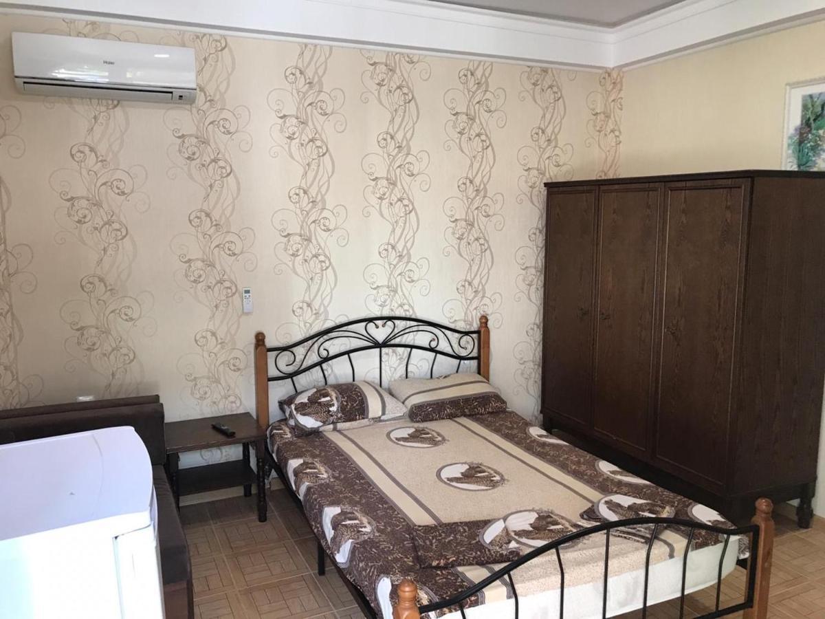 White House Hotel Gagra Exterior photo